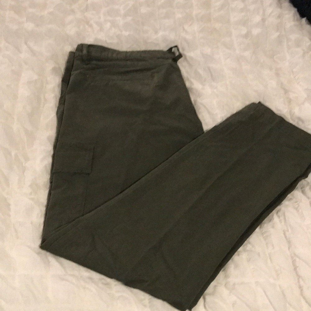 Kenneth Cole slim fit cargos 34 x 30